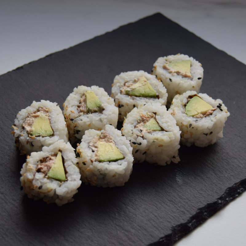 Tuna mayo california roll